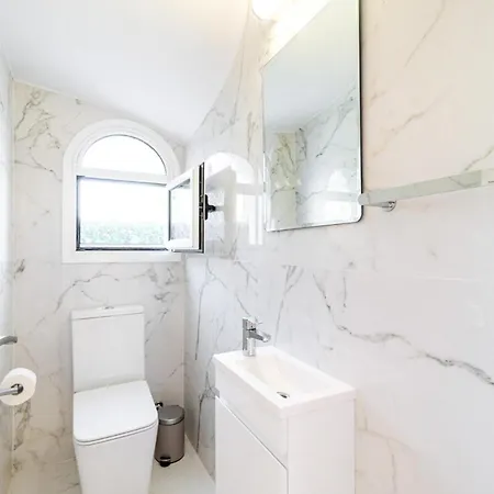 Villa Valentina By Ezoria Peyia