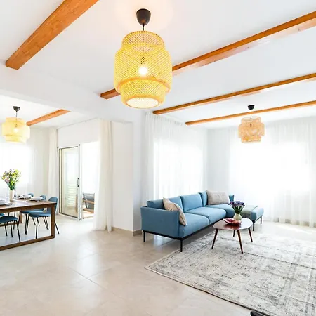 Valentina By Ezoria Peyia