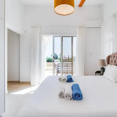 Villa Valentina By Ezoria