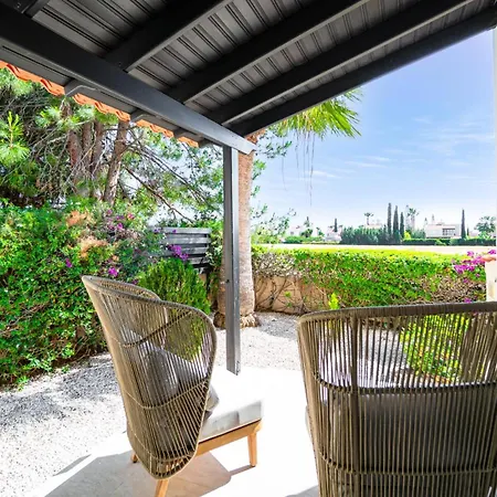 Valentina By Ezoria Peyia