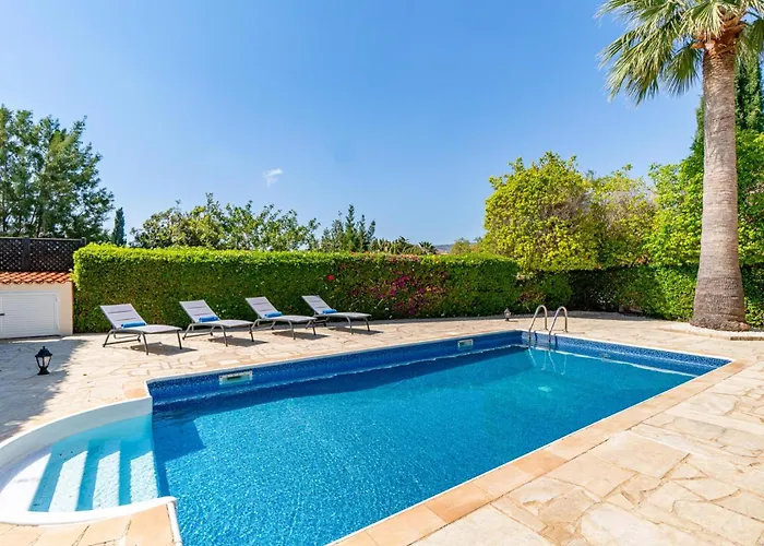 Valentina By Ezoria *