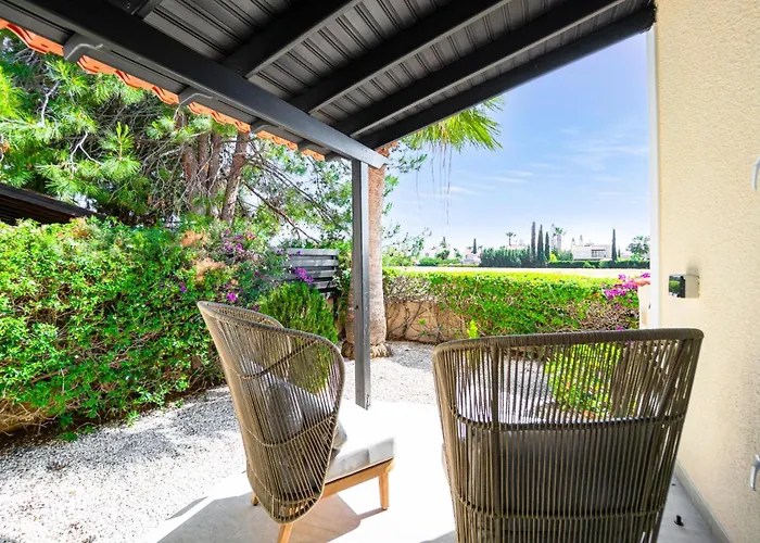 Valentina By Ezoria Pegeia