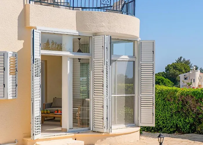 Valentina By Ezoria Pegeia